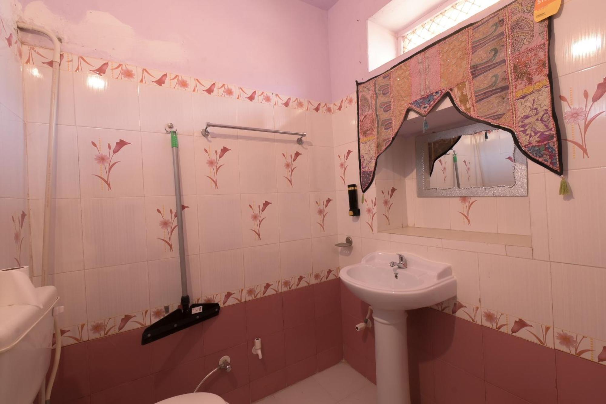 Hotel Renuka Jaisalmer Buitenkant foto