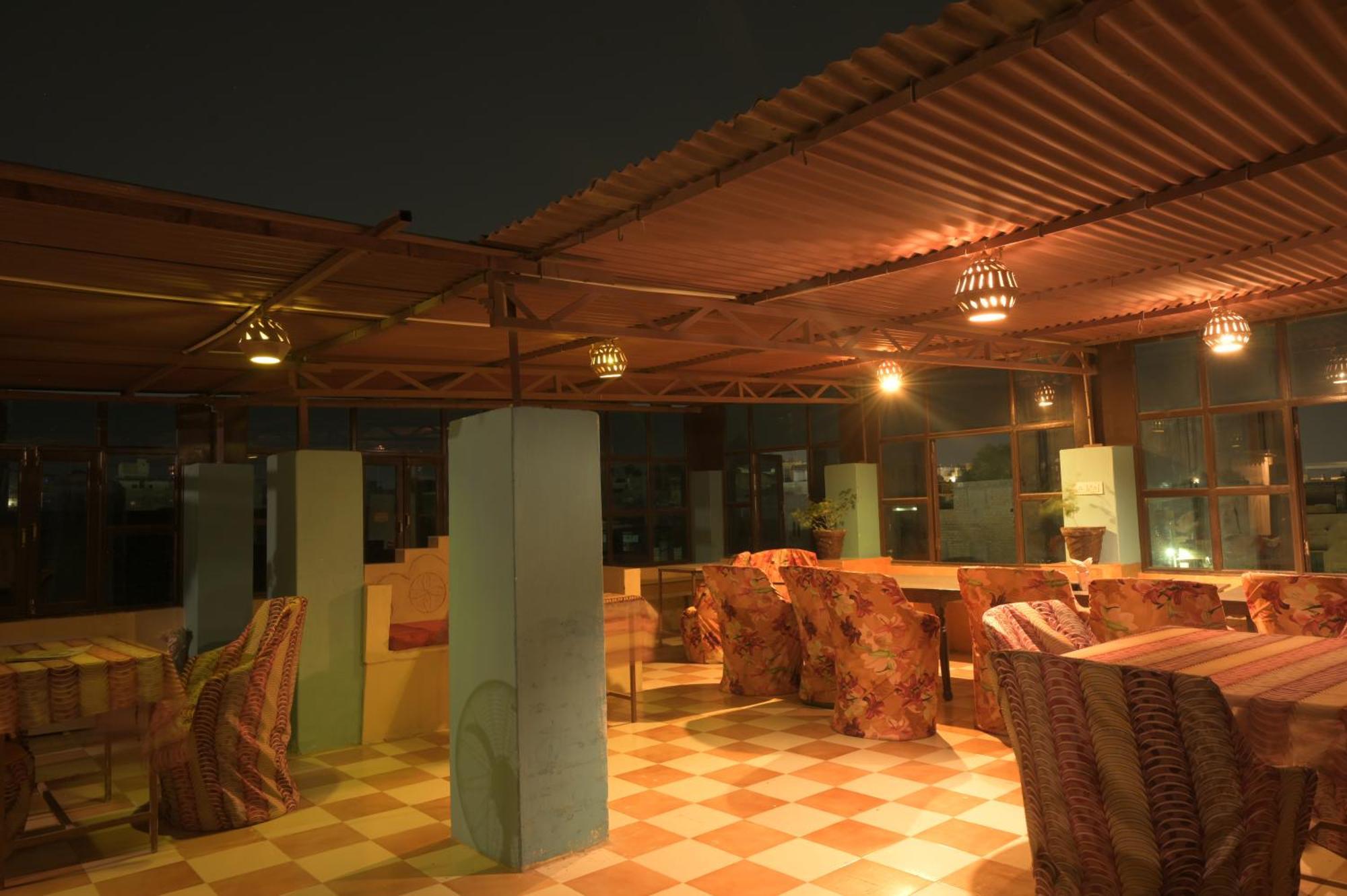 Hotel Renuka Jaisalmer Buitenkant foto