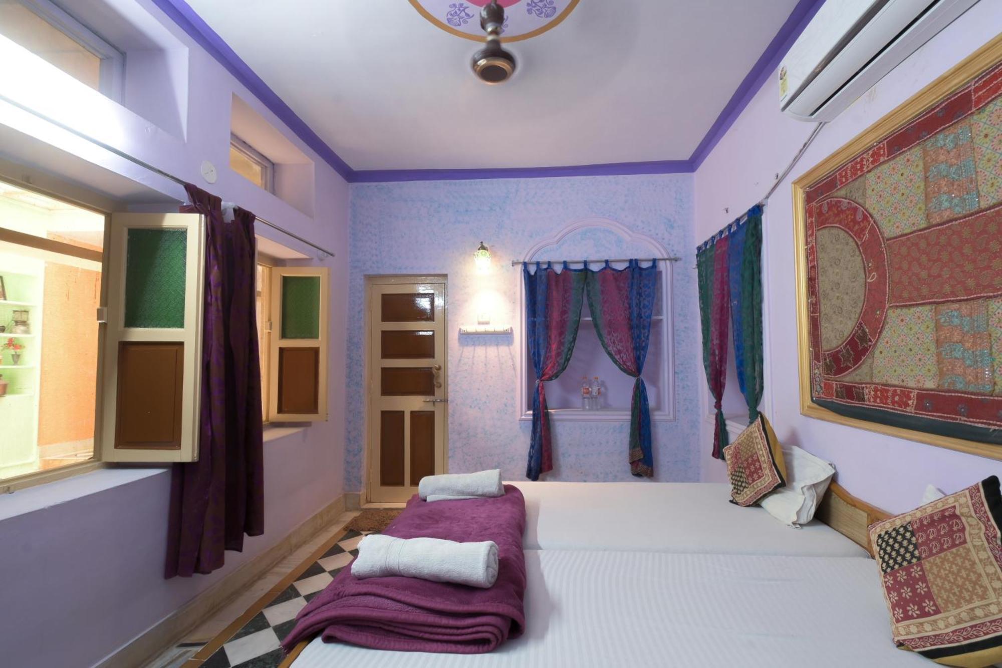 Hotel Renuka Jaisalmer Buitenkant foto