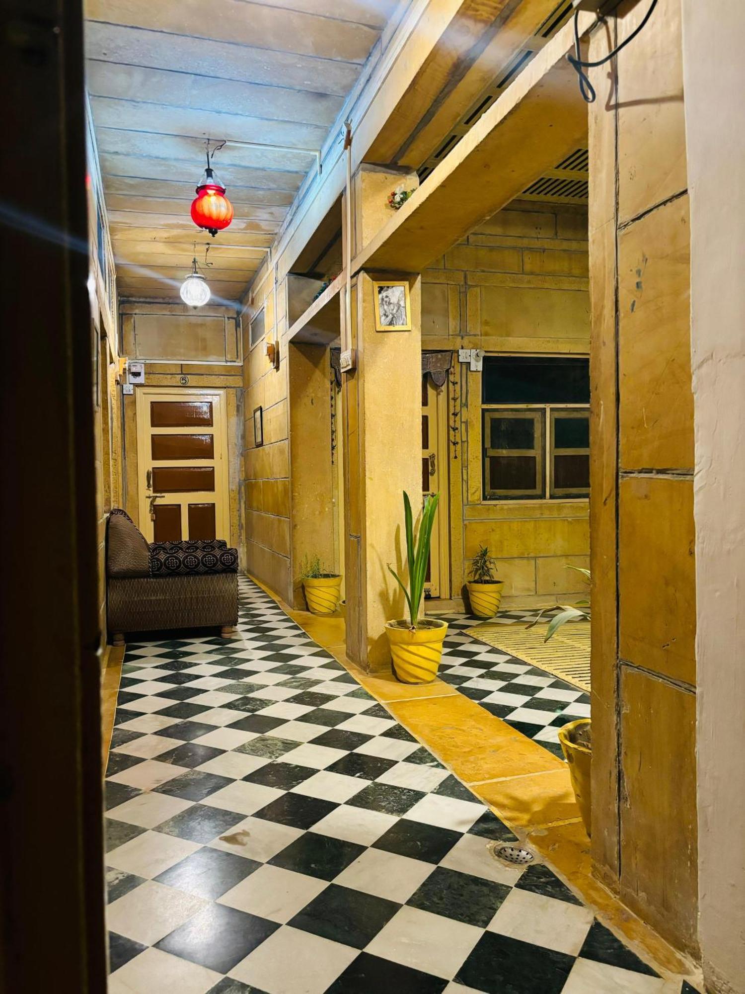 Hotel Renuka Jaisalmer Buitenkant foto