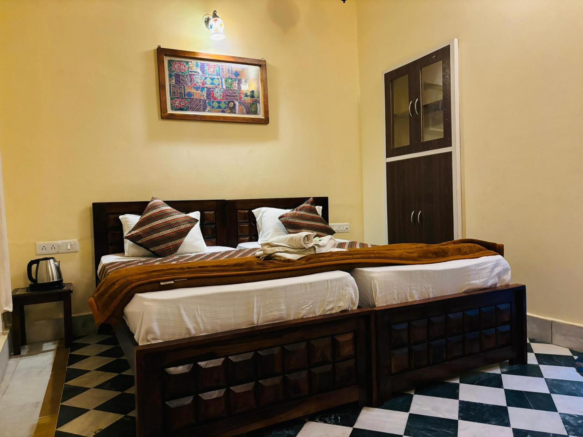 Hotel Renuka Jaisalmer Buitenkant foto