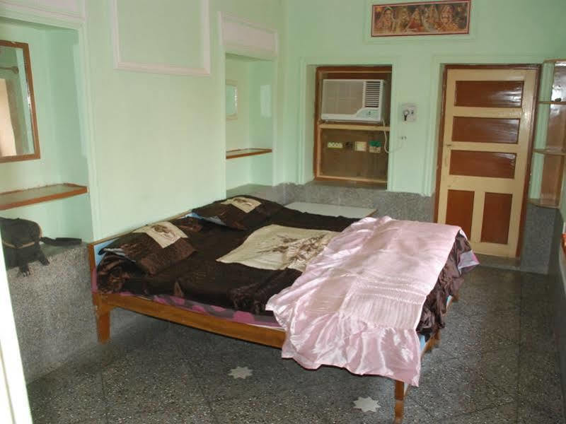Hotel Renuka Jaisalmer Buitenkant foto